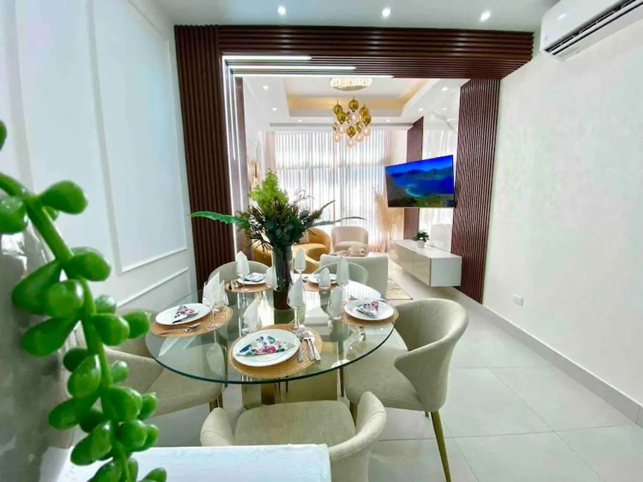 Elegant City Center Condo Santo Domingo