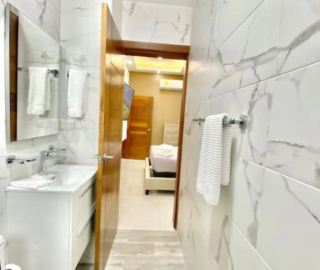 Elegant City Center Condo Santo Domingo