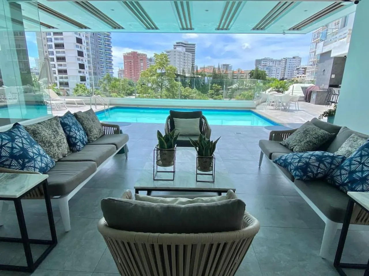 Elegant City Center Condo Santo Domingo